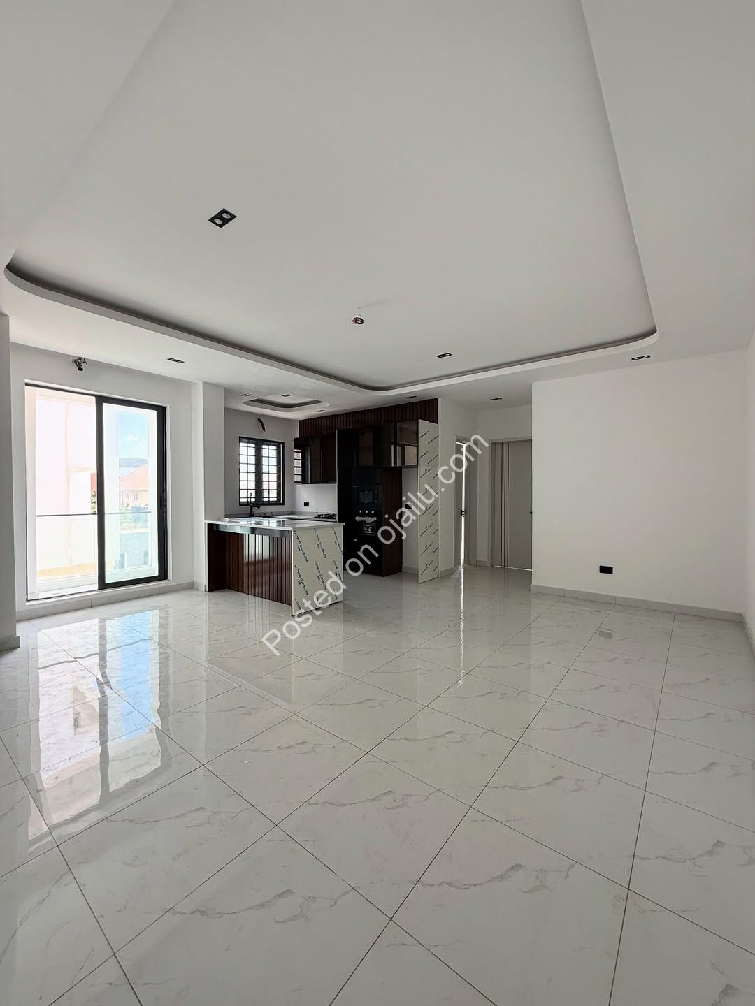Coastal Road Gem: 2-Bed Ensuite Haven in Lekki