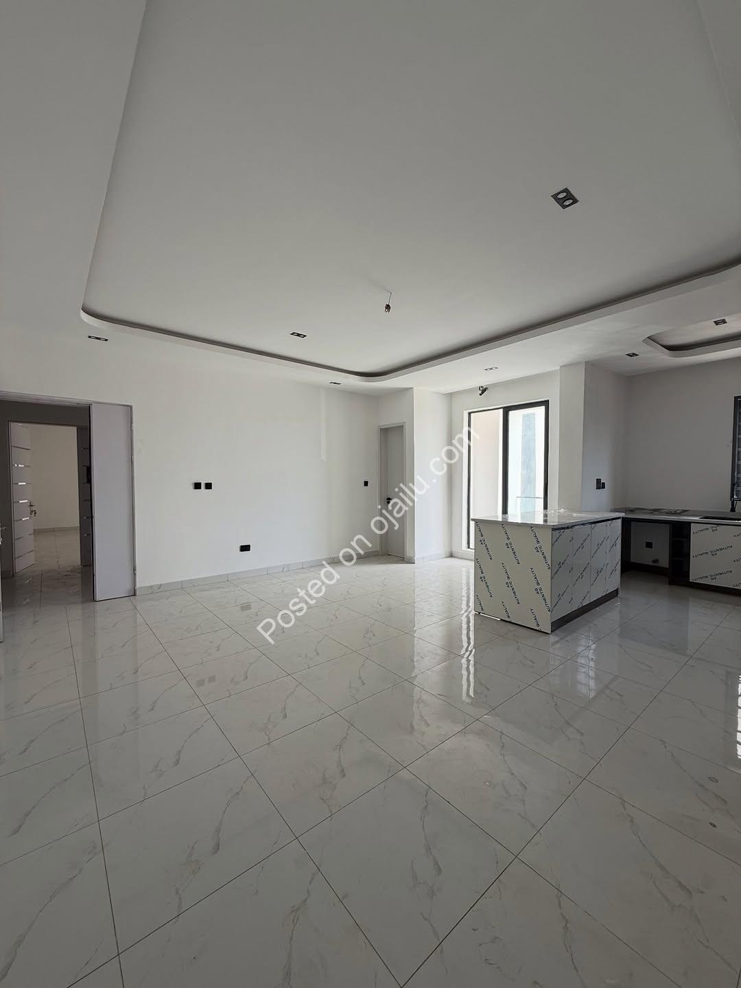 Coastal Road Gem: 2-Bed Ensuite Haven in Lekki