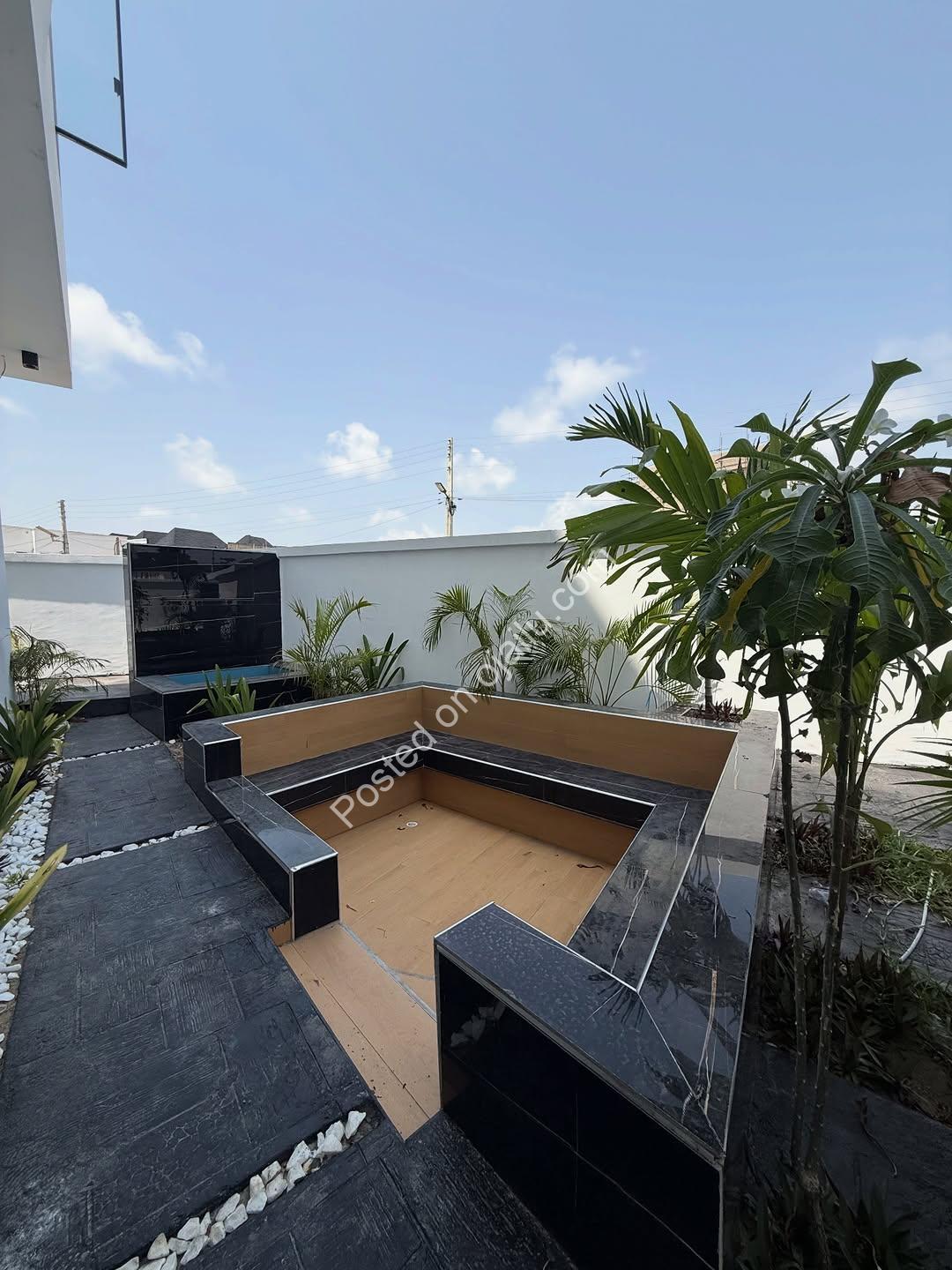 Lekki’s Ultimate 5-Bedroom Estate Haven