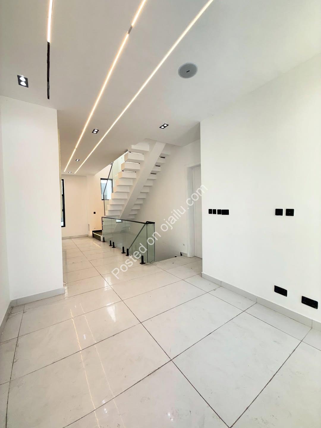 Lekki’s Ultimate 5-Bedroom Estate Haven