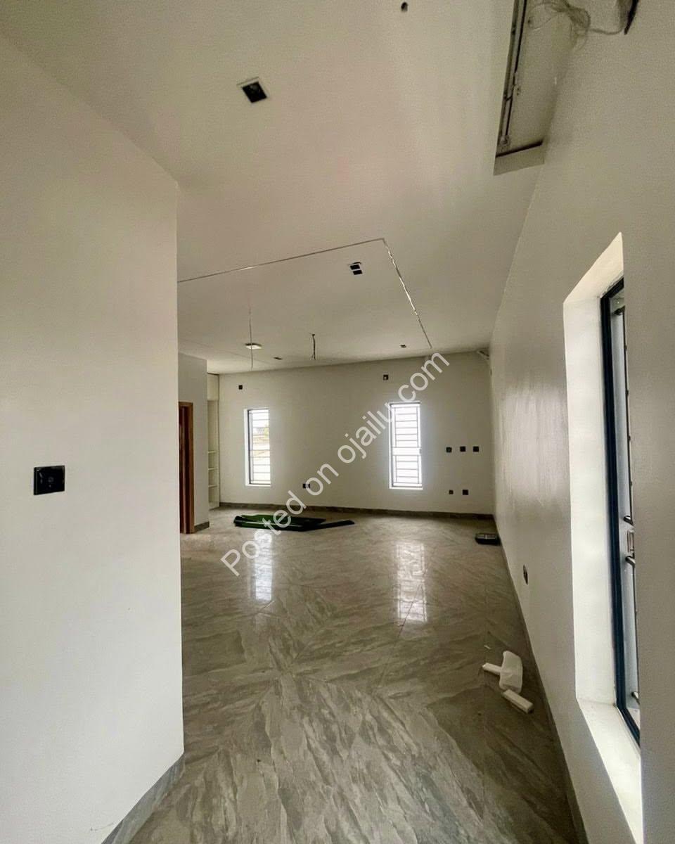 6-Bed Enugu Estate with Pool & Rooftop Views | ₦500M