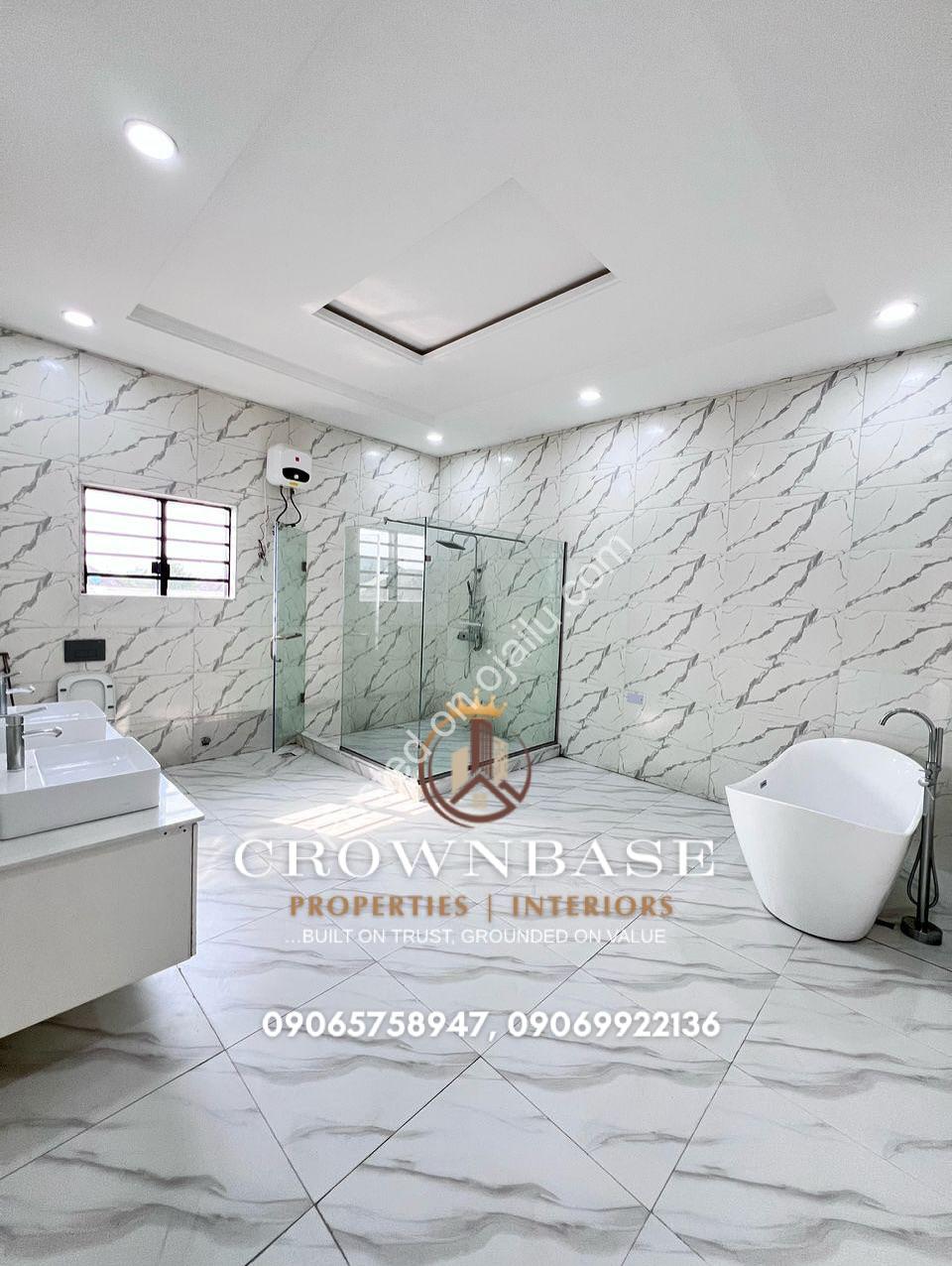 Elegant 5-Bed Duplex with Pool & Cinema in Ajah