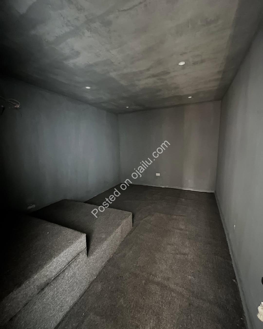 5-Bed Lekki Palace: Ensuite Luxury & Sound System