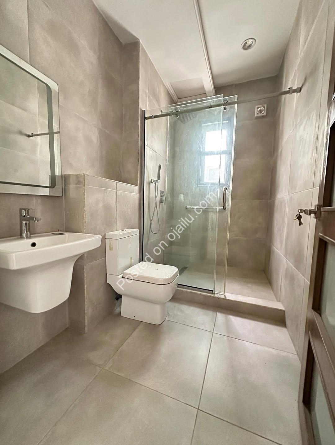 Elegant 5-Bedroom Duplex with Rooftop Terrace in Ikate