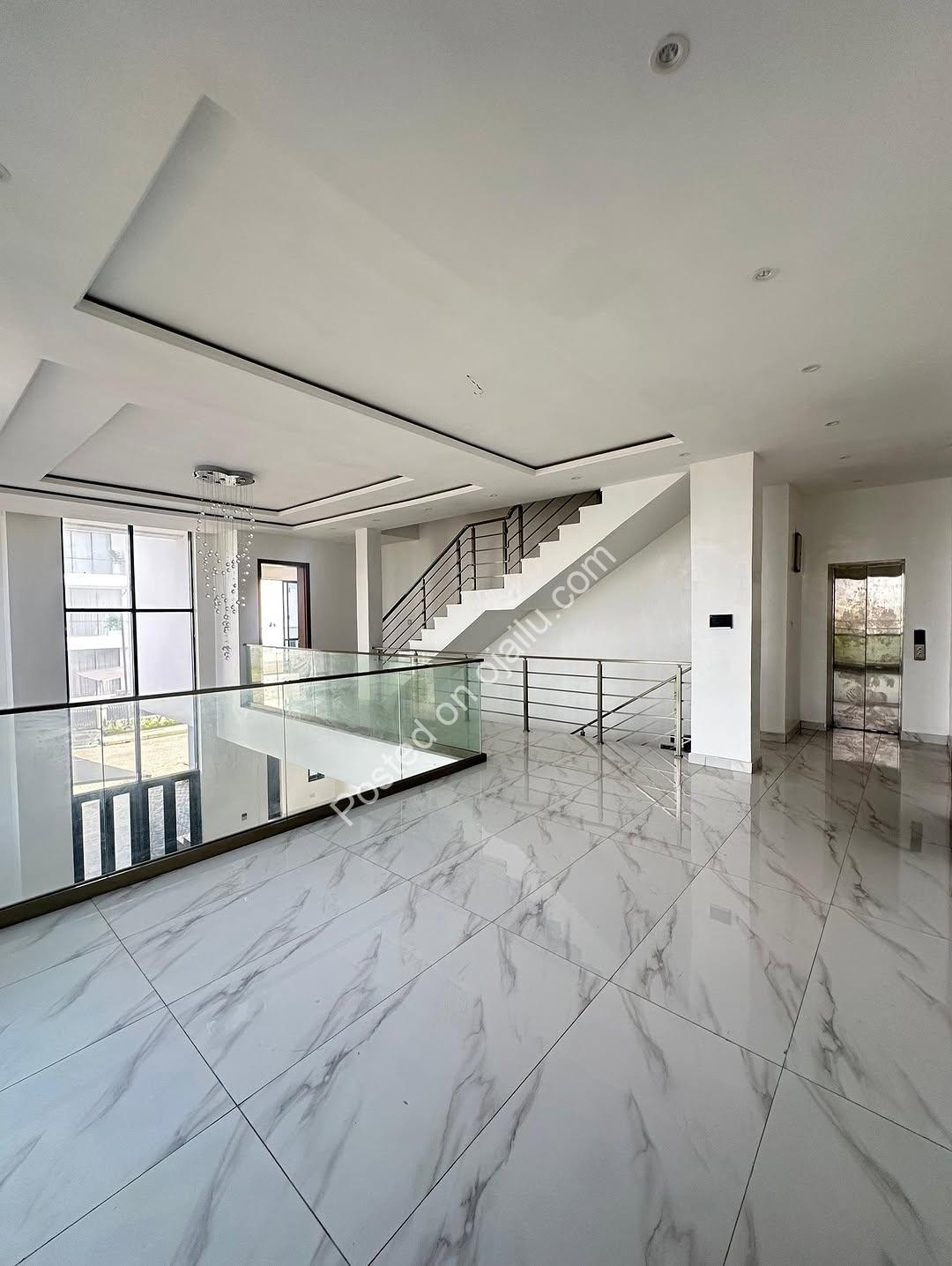 Elegant 5-Bedroom Duplex with Rooftop Terrace in Ikate