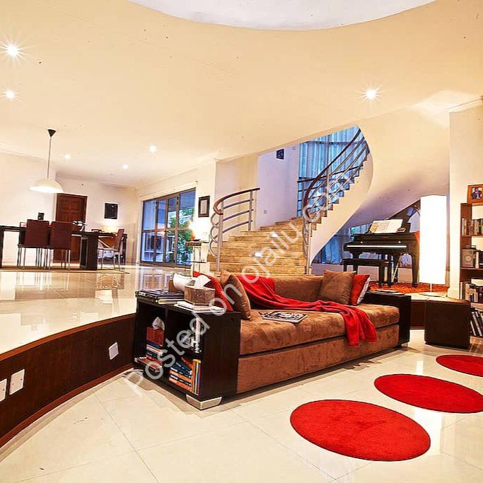 VGC’s Ultimate 5-Bedroom Estate with Pool & Garden