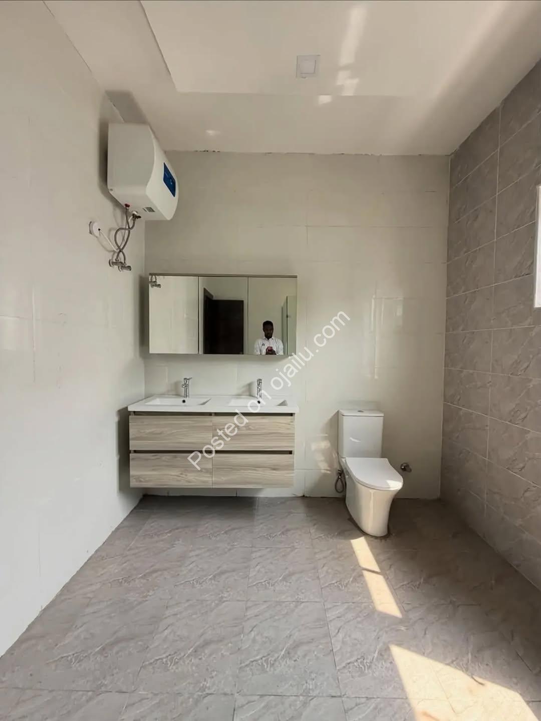 Exquisite 5-Bedroom Haven in Orchid Lekki