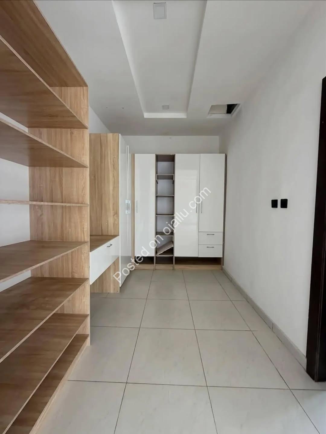 Exquisite 5-Bedroom Haven in Orchid Lekki