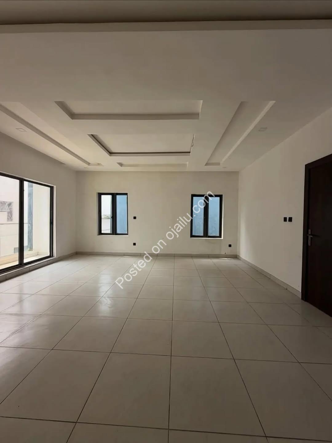 Exquisite 5-Bedroom Haven in Orchid Lekki