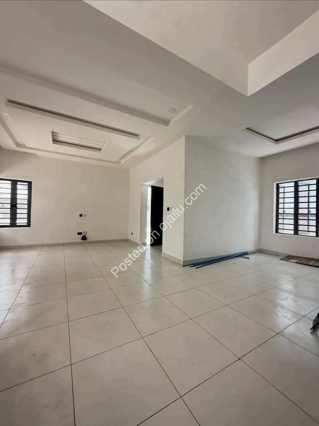 Exquisite 5-Bedroom Haven in Orchid Lekki