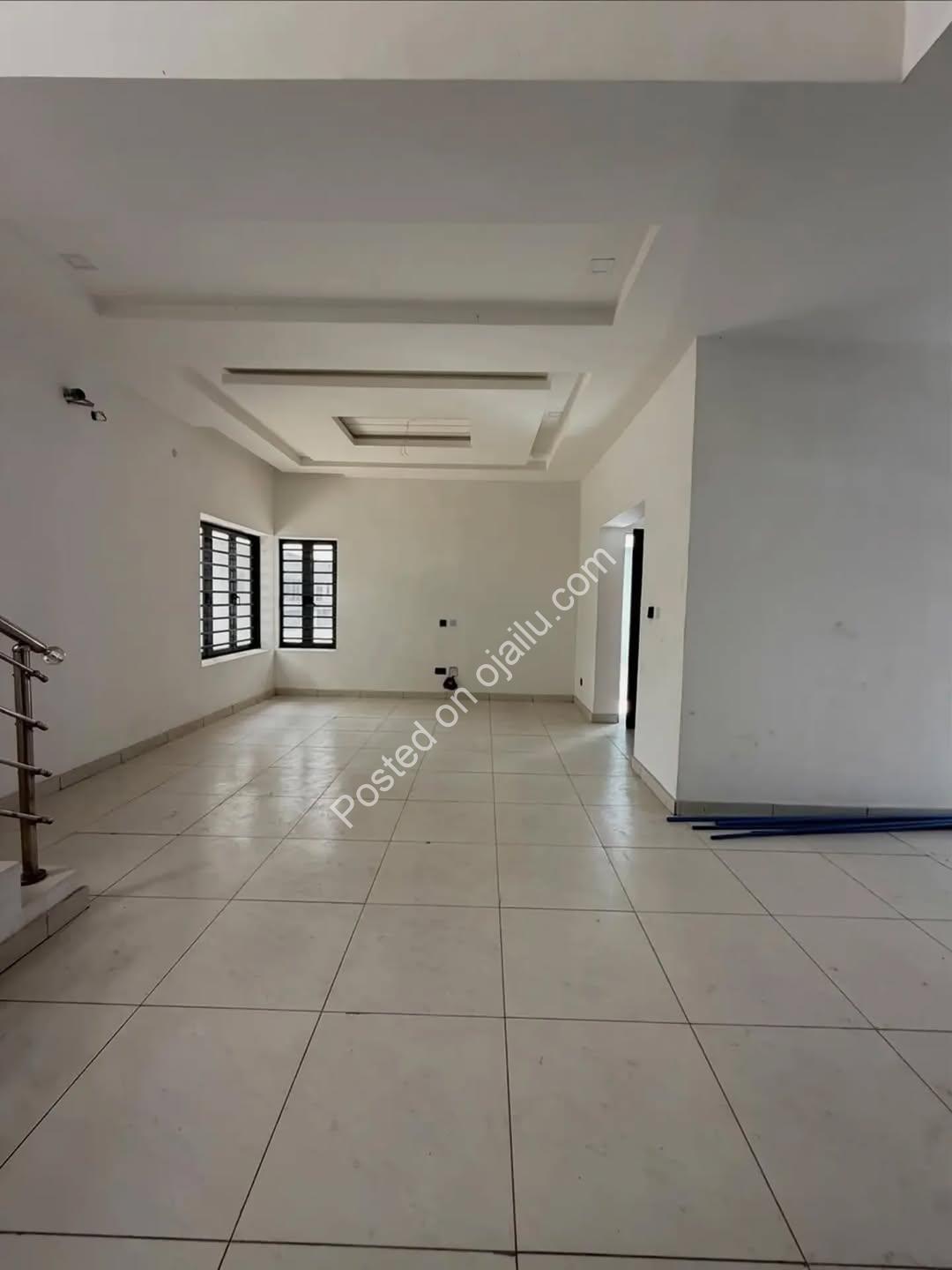 Exquisite 5-Bedroom Haven in Orchid Lekki