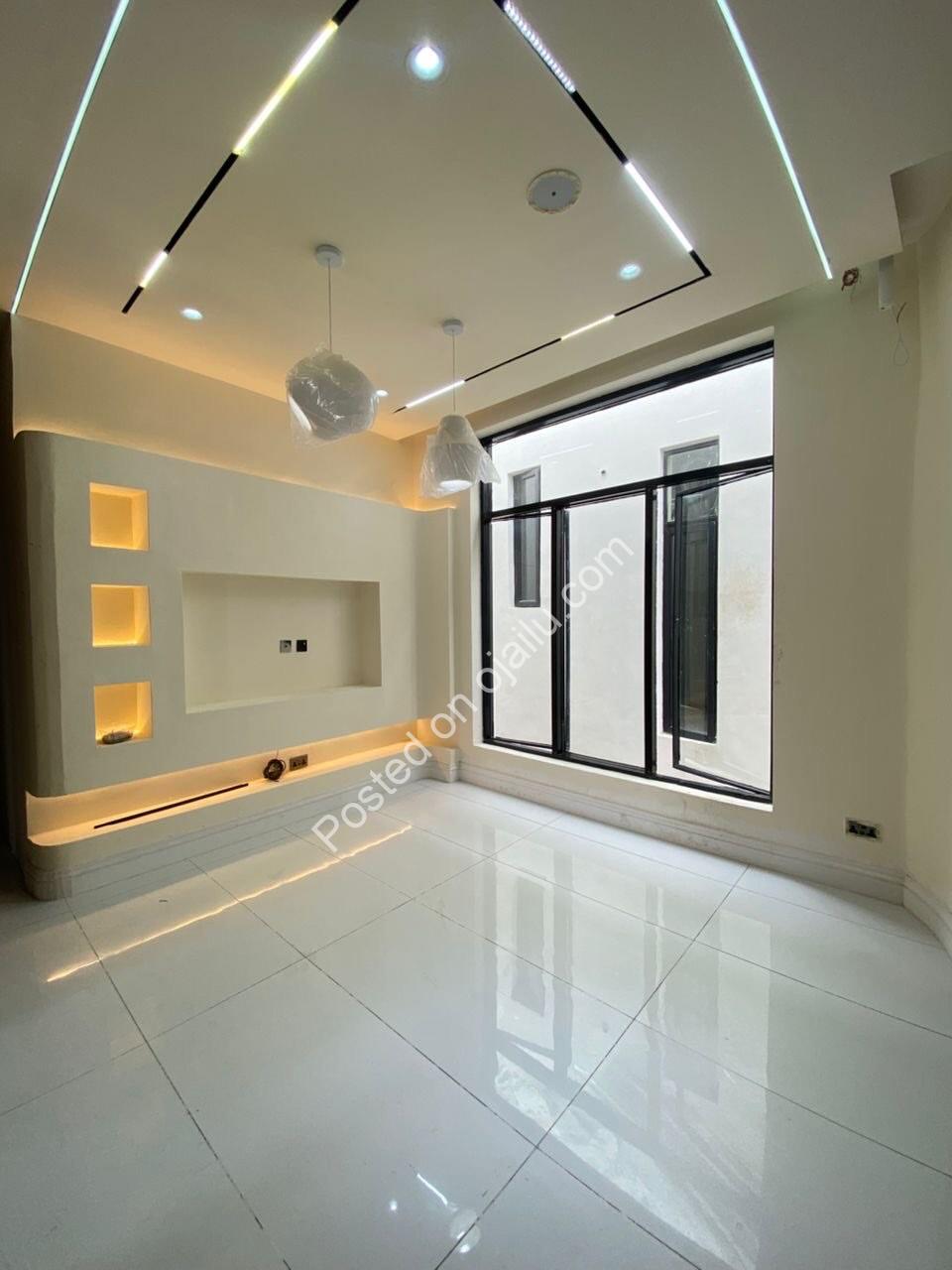 Lekki’s Ultimate 5-Bedroom Duplex with Pool & BQ