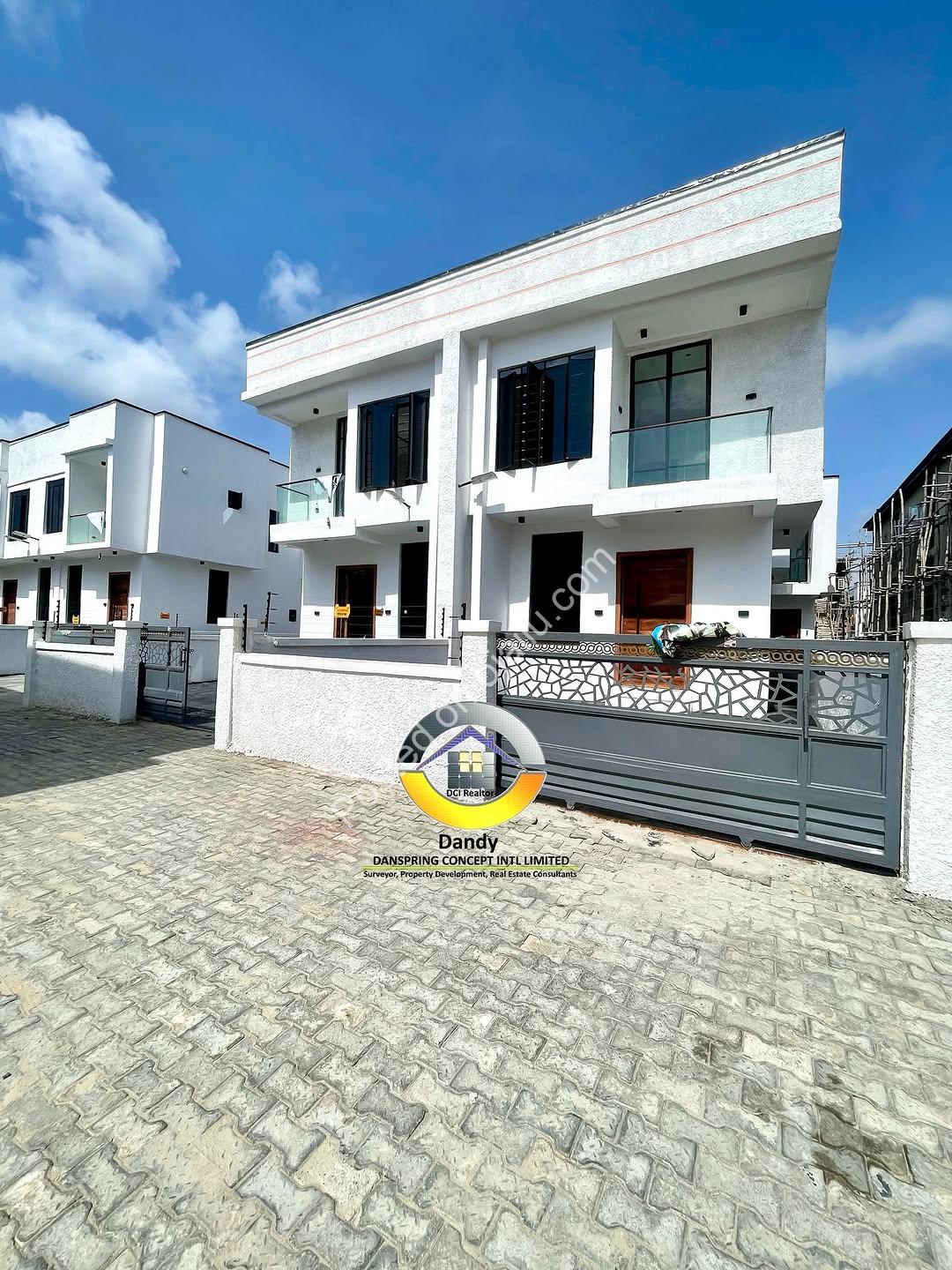 Lekki’s Finest: 4-Bedroom Ensuite Haven