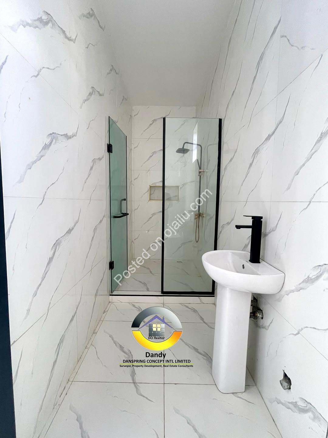 Lekki’s Finest: 4-Bedroom Ensuite Haven