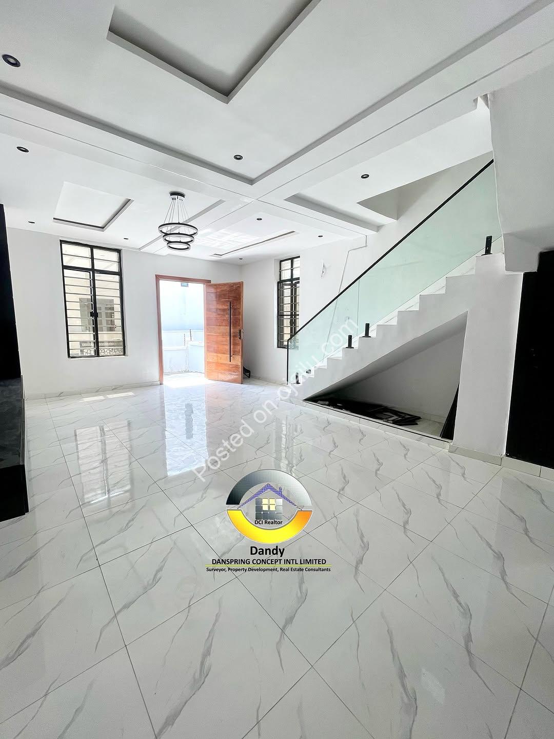 Lekki’s Finest: 4-Bedroom Ensuite Haven