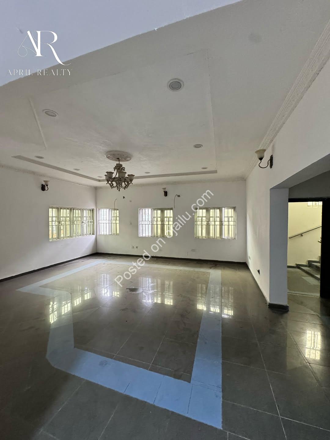 Stadium Road’s Premier 4-Bedroom Duplexes