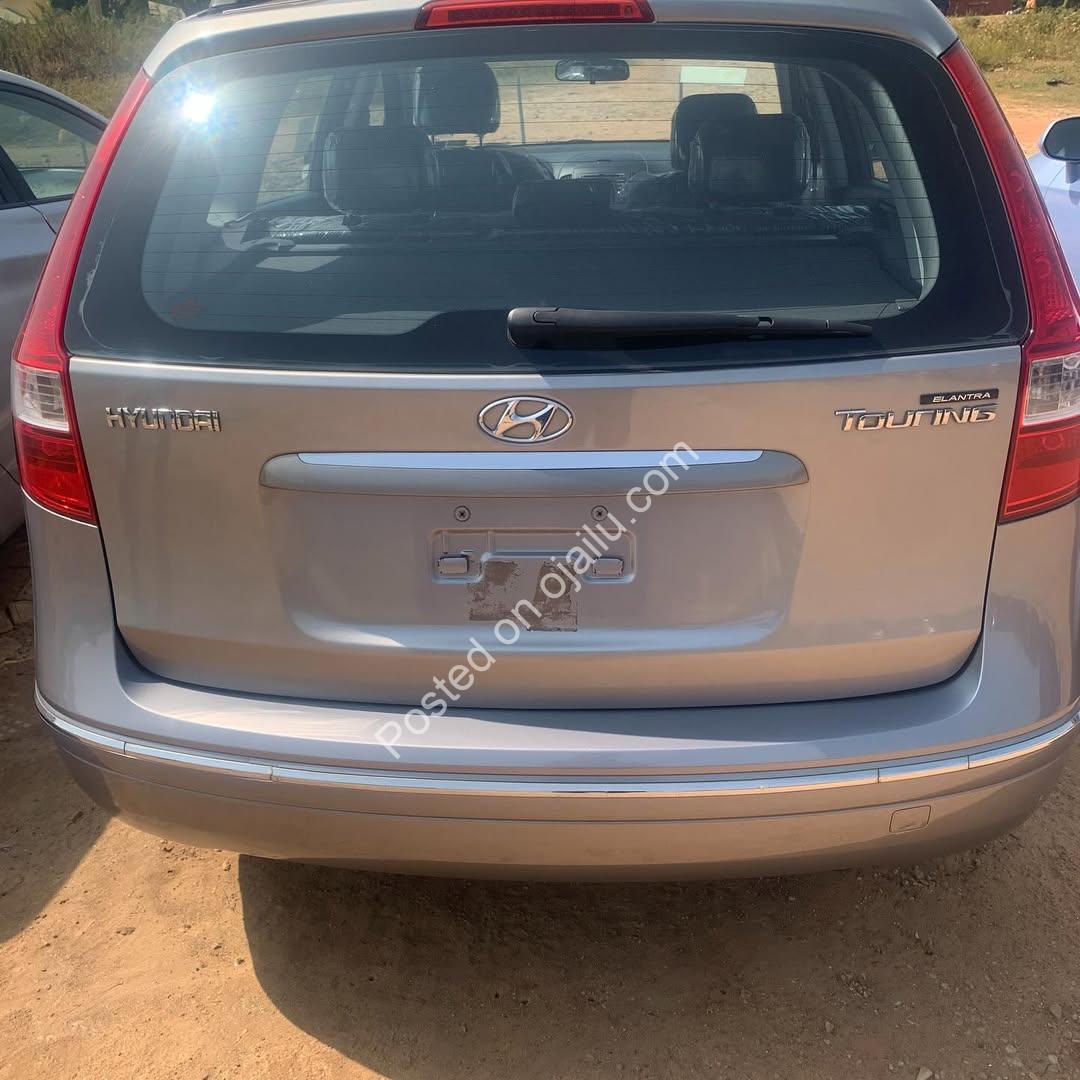 Spacious Hyundai Elantra Touring: Perfect Family Ride in Abuja