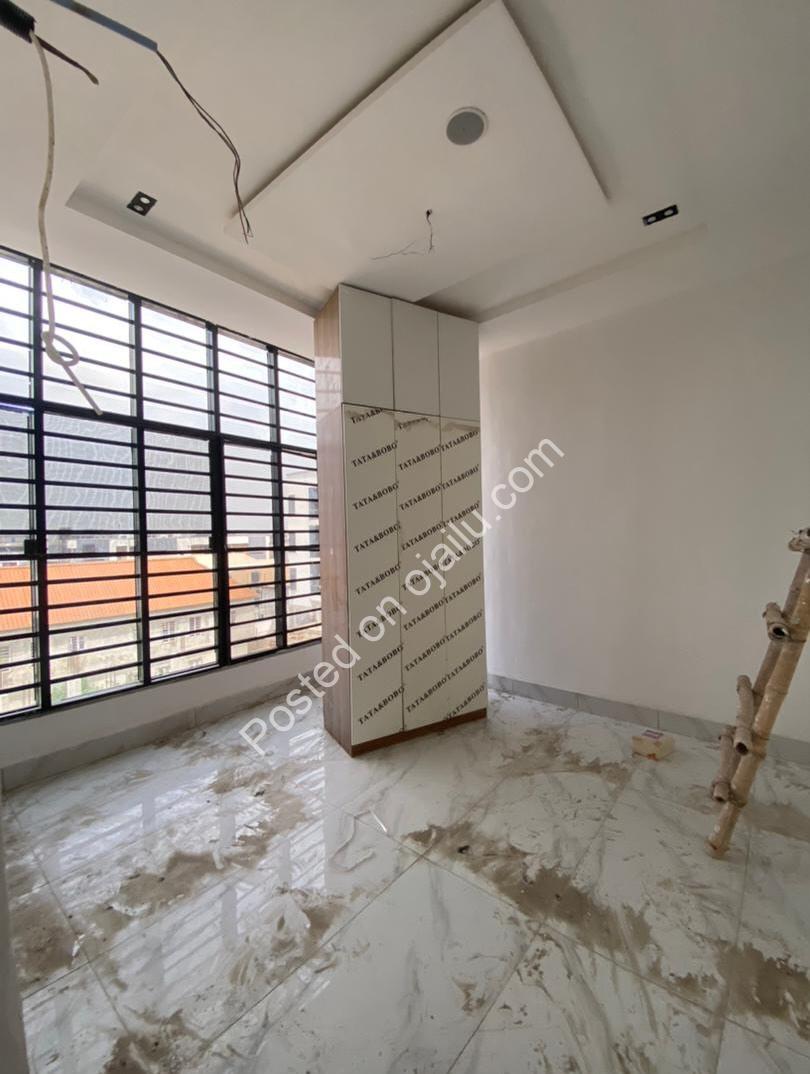 Exquisite 4-Bed Terraced Duplex in Prime Lekki