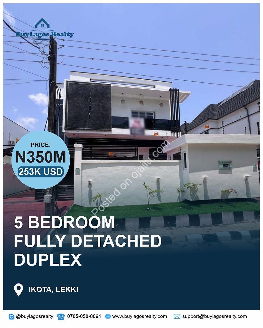 5-Bed Ikota Palace: Pool, En-Suite Bliss, 350M