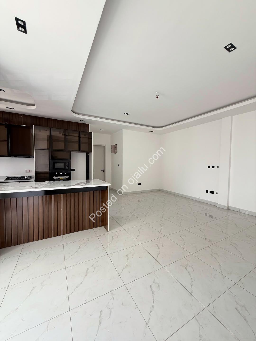 Coastal Road Gem: 2-Bed Ensuite Haven in Lekki