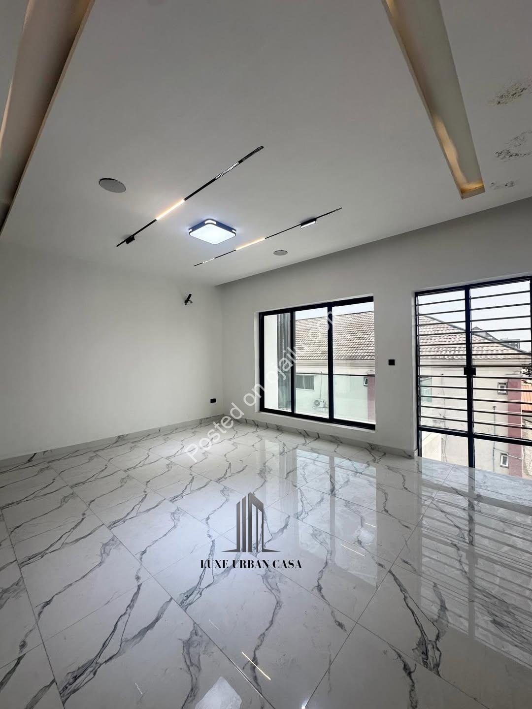 Osapa Oasis: 4BR Terrace with Pool & Premium Finishes