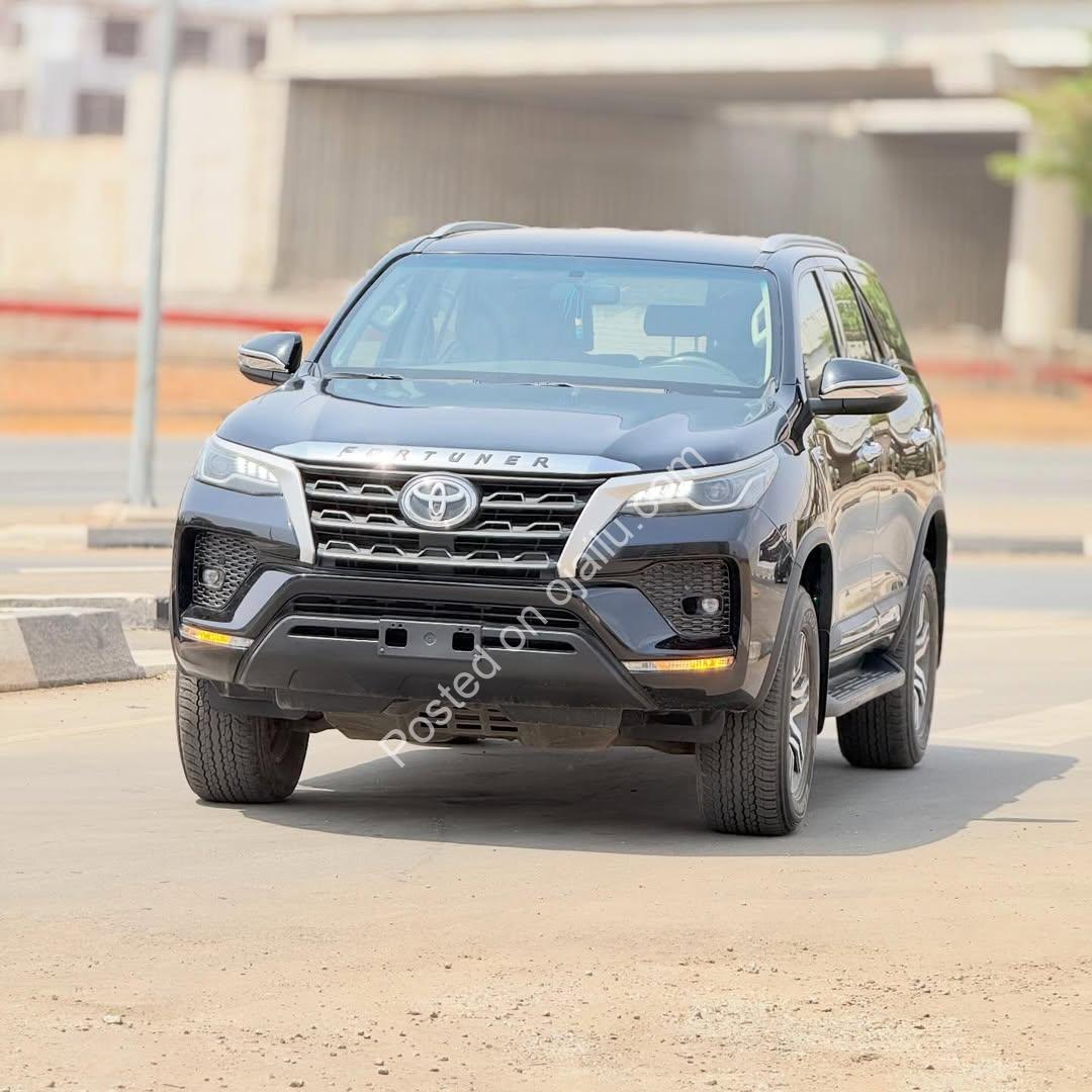2022 Toyota Fortuner: Rugged Luxury, Ready to Roll