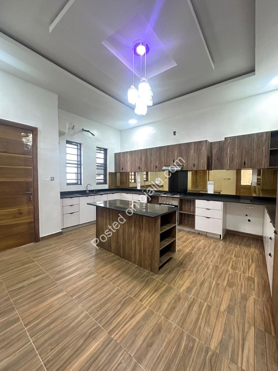 Spacious 4-Bedroom Haven with BQ in Gated Lekki Estate