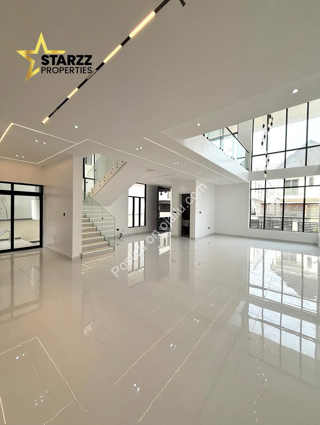 Dream Home: 5BR with Cinema, Pool & Rooftop Escape