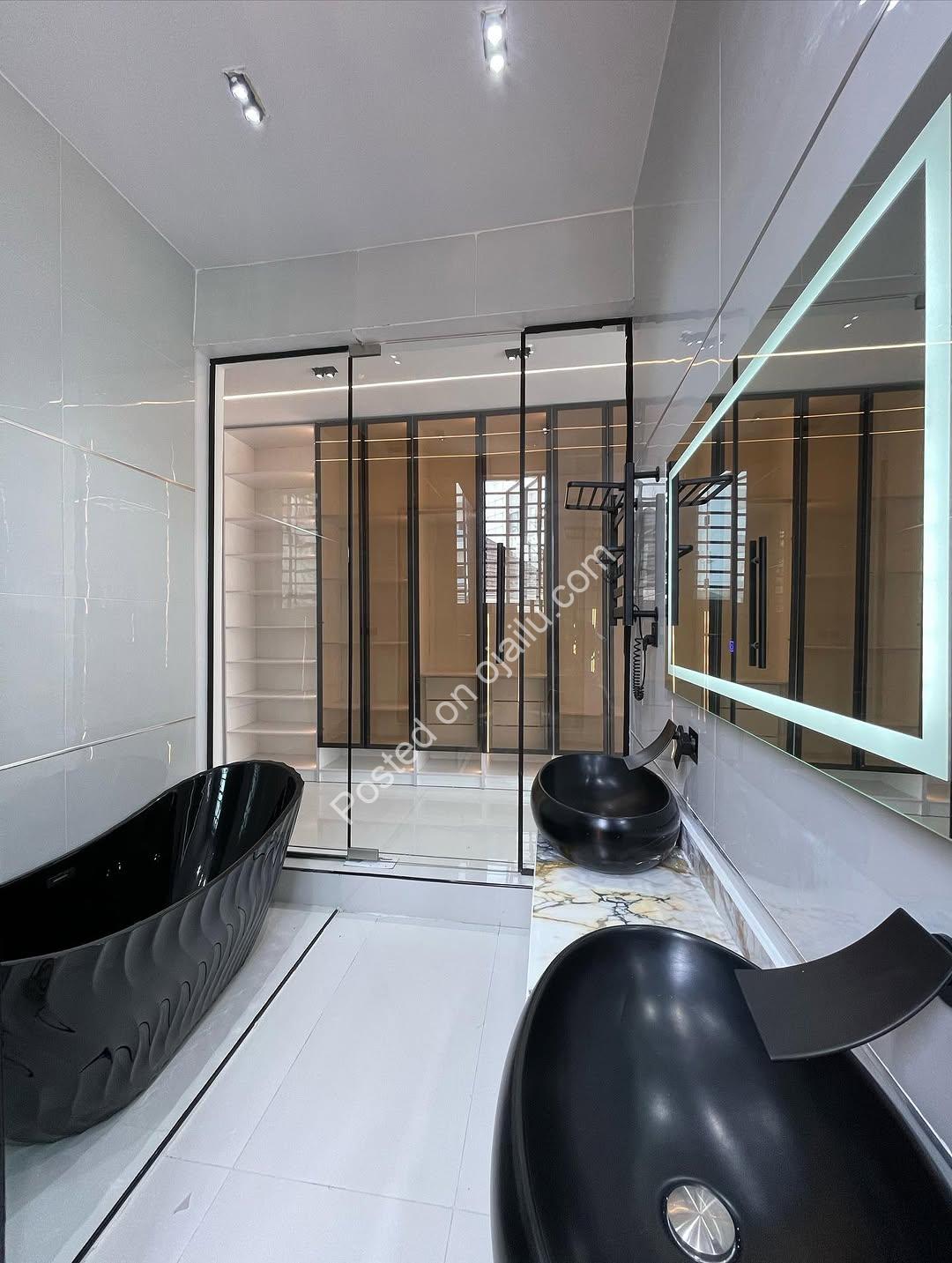 Lekki’s Modern 5-Bed Dulex with Pool & Views