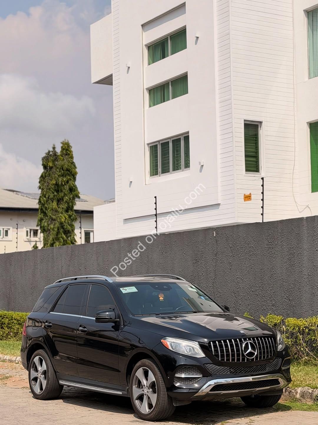 Immaculate 2015 Lexus RX 350: Luxury & Power