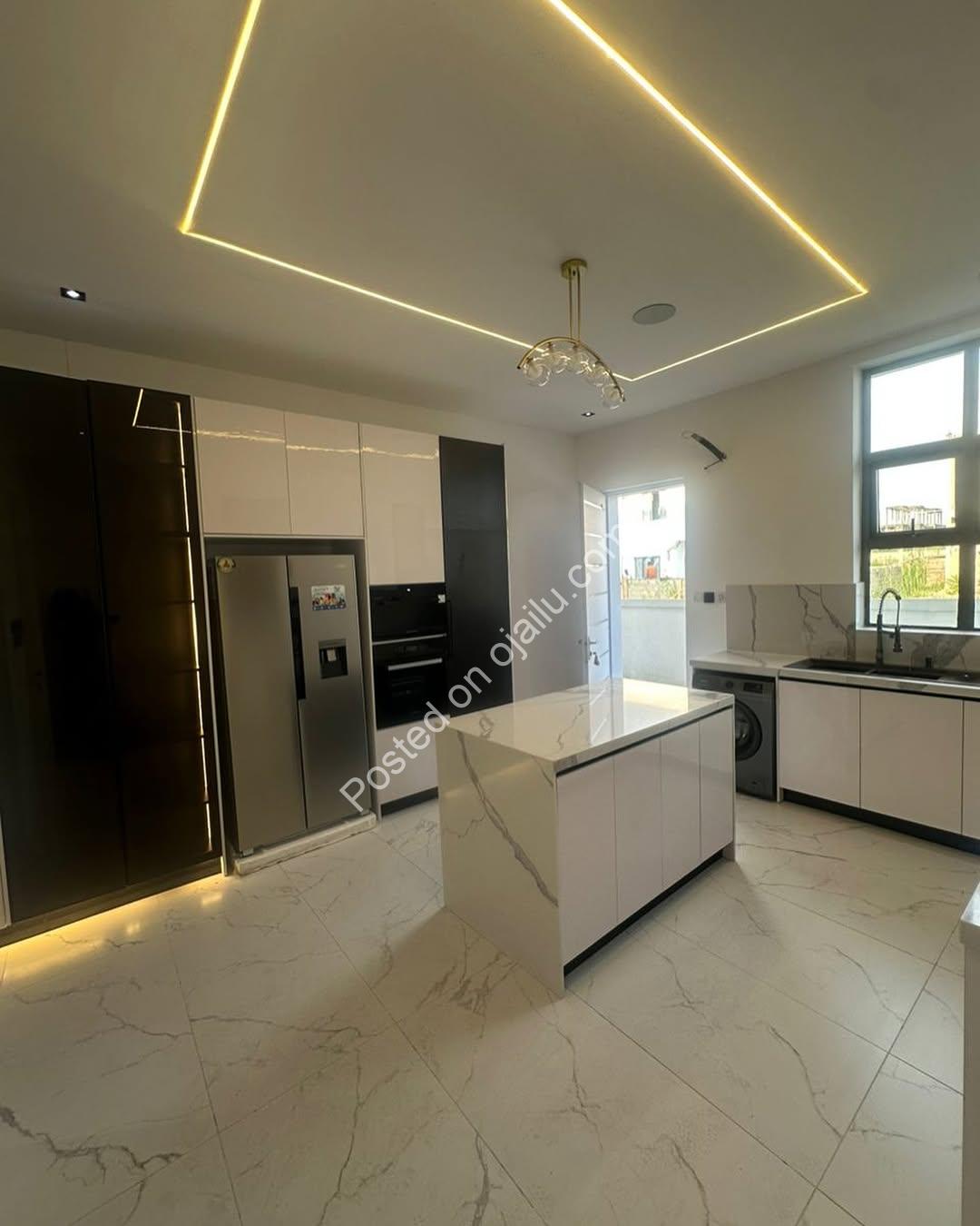 Your Dream Estate: 5-Bed Duplex with Pool & Penthouse in Ikate