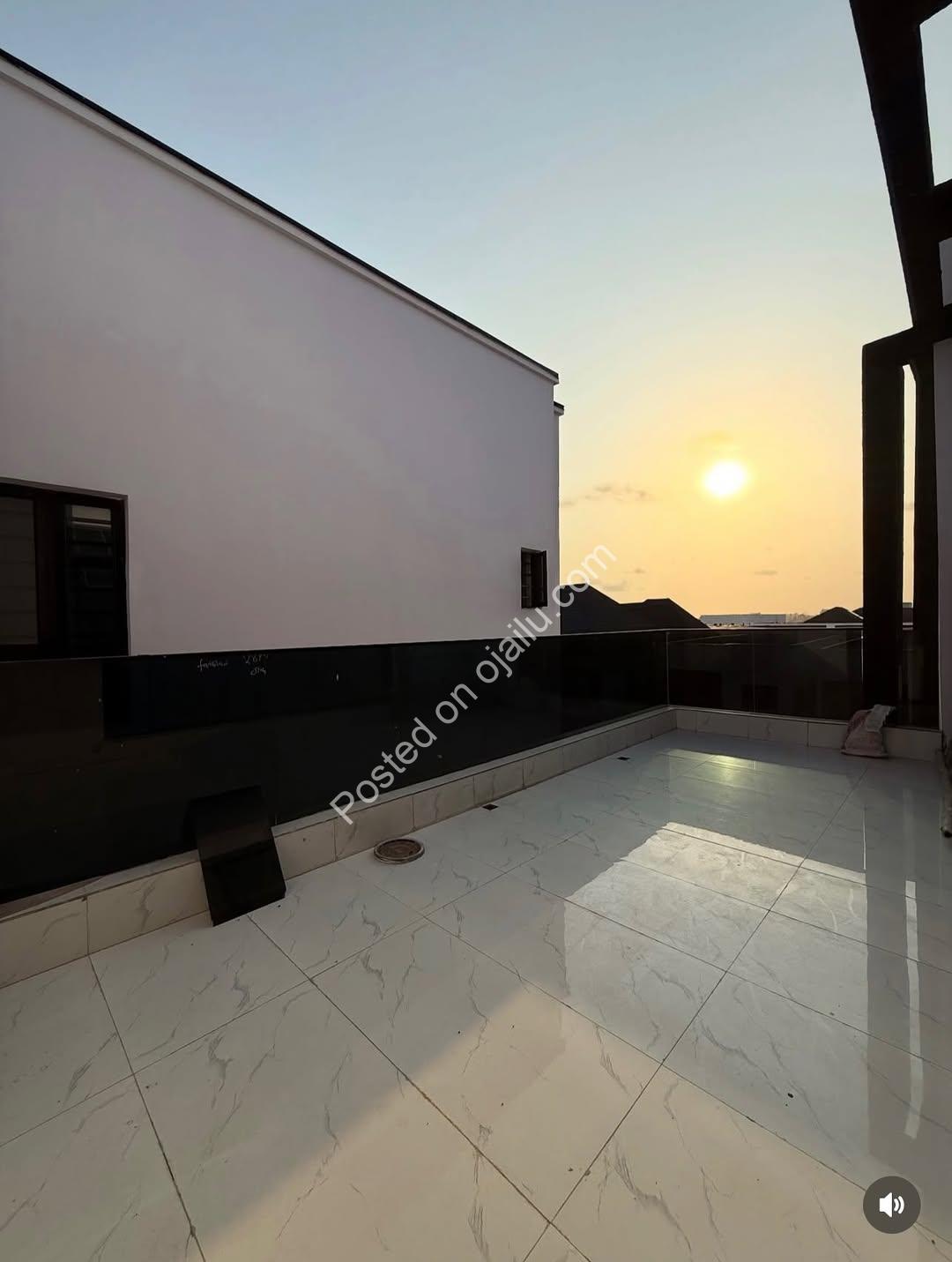 Sleek 5-Bedroom Duplex with Rooftop Cinema & Pool