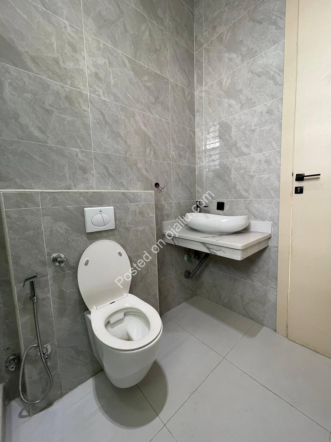 5-Bedroom Masterpiece: Your Private Resort in Lekki