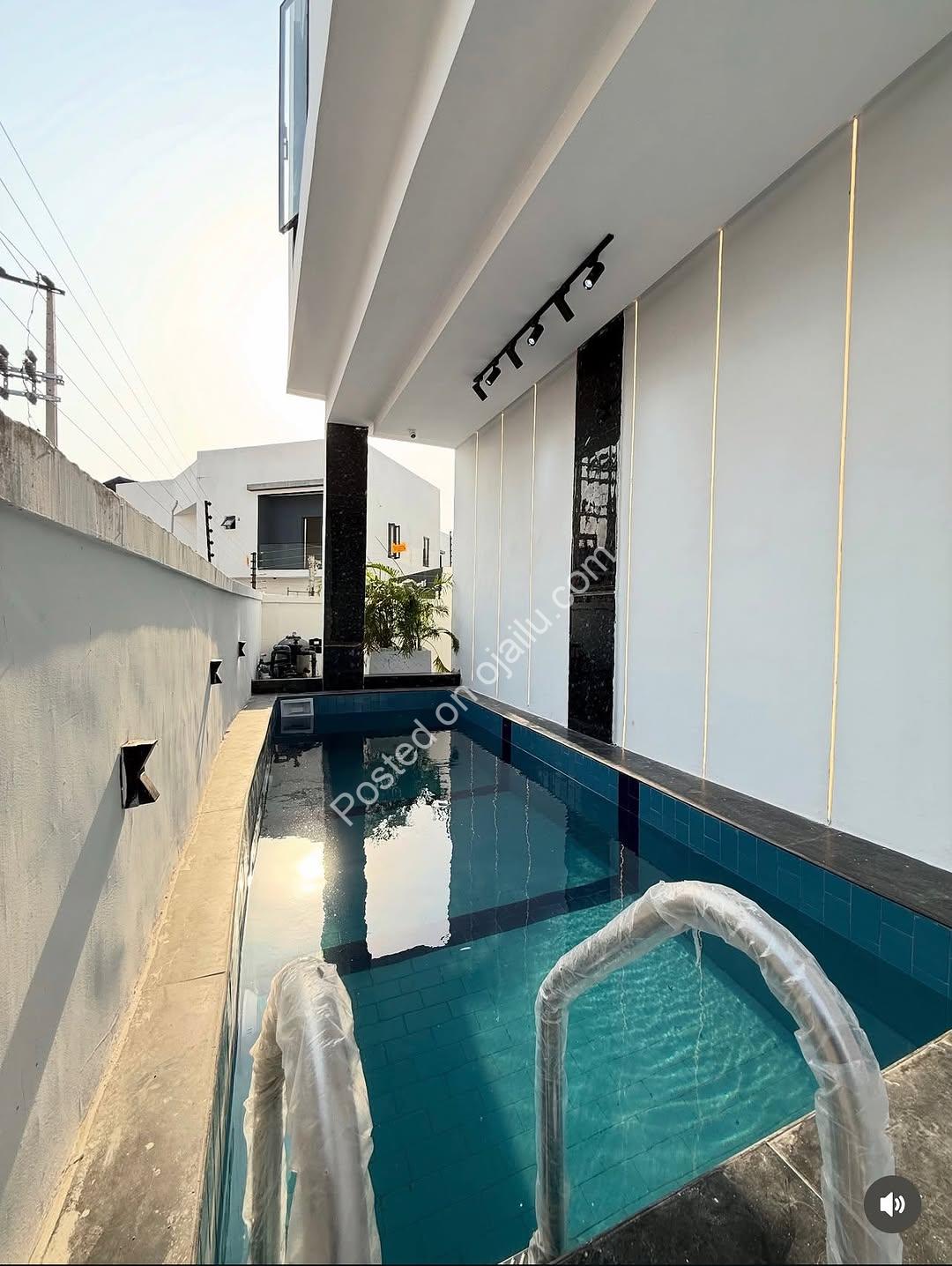 Lekki’s Ultimate 5-Bedroom Smart Estate Masterpiece