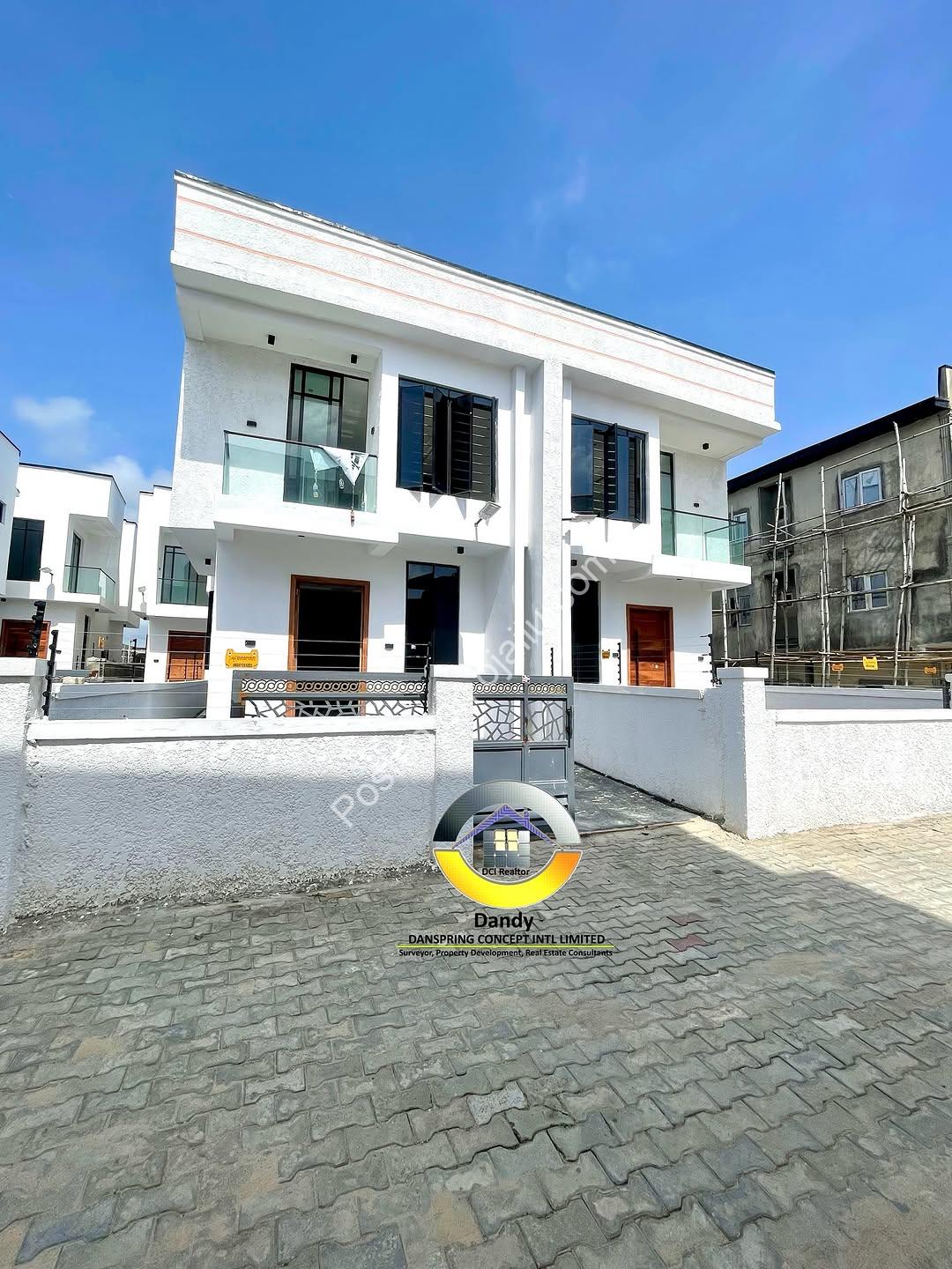 Lekki’s Finest: 4-Bedroom Ensuite Haven