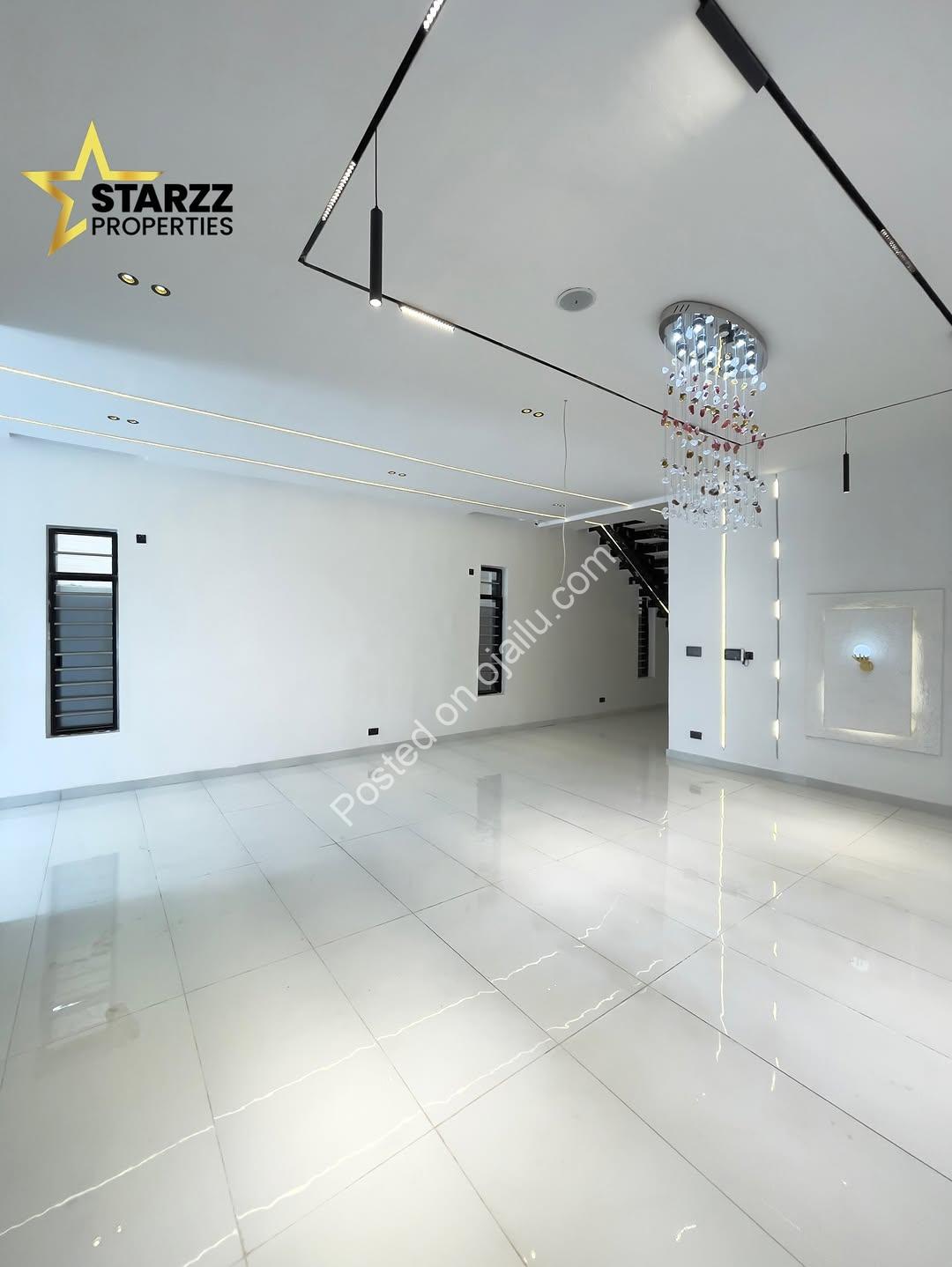 Lagos Luxury: 5-Bed Duplex with Resort-Style Pool