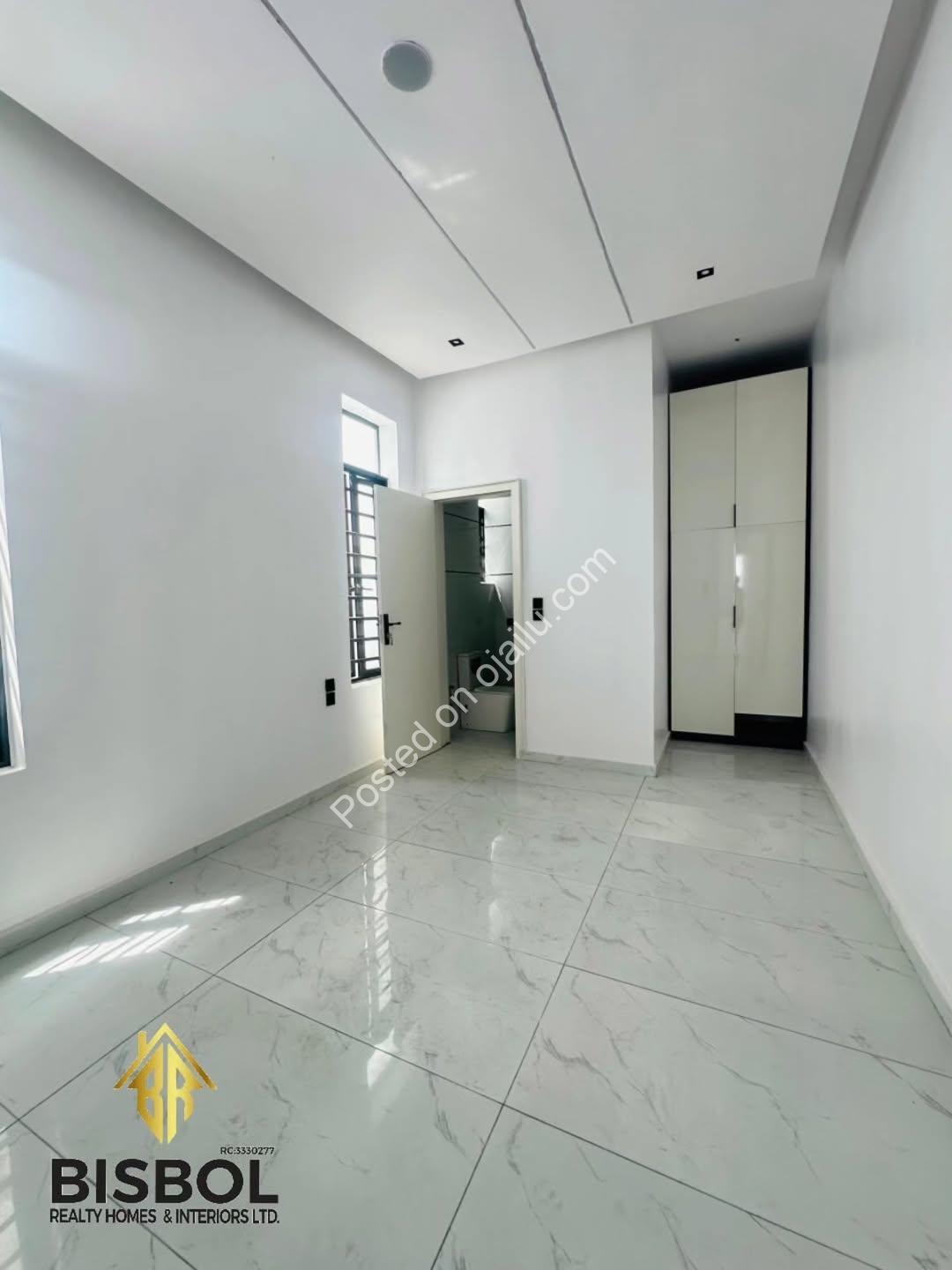 Move-In Ready 5BR VGC Estate Gem with Pool