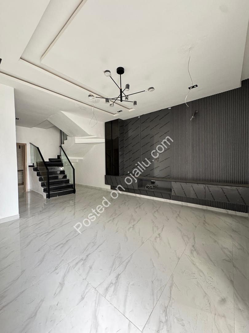 Orchid Lekki Sanctuary: 4-Bed Duplex with Pool & BQ