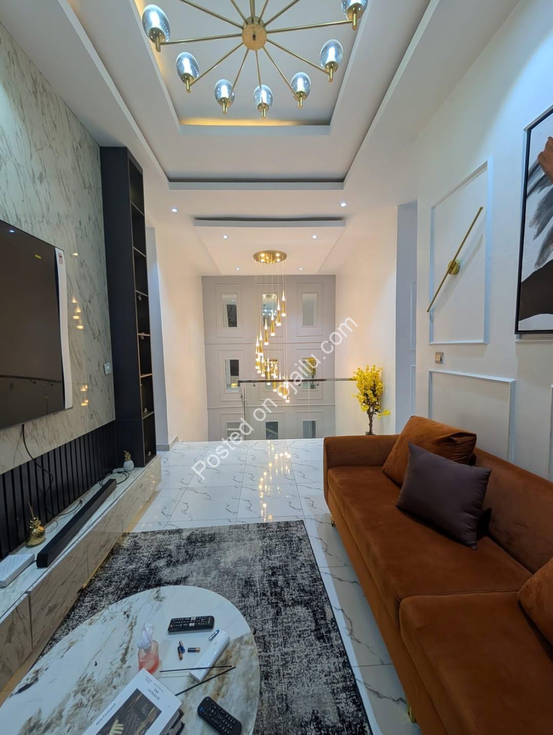 Sleek 5-Bed Duplex with Pool & Jacuzzi in Lekki