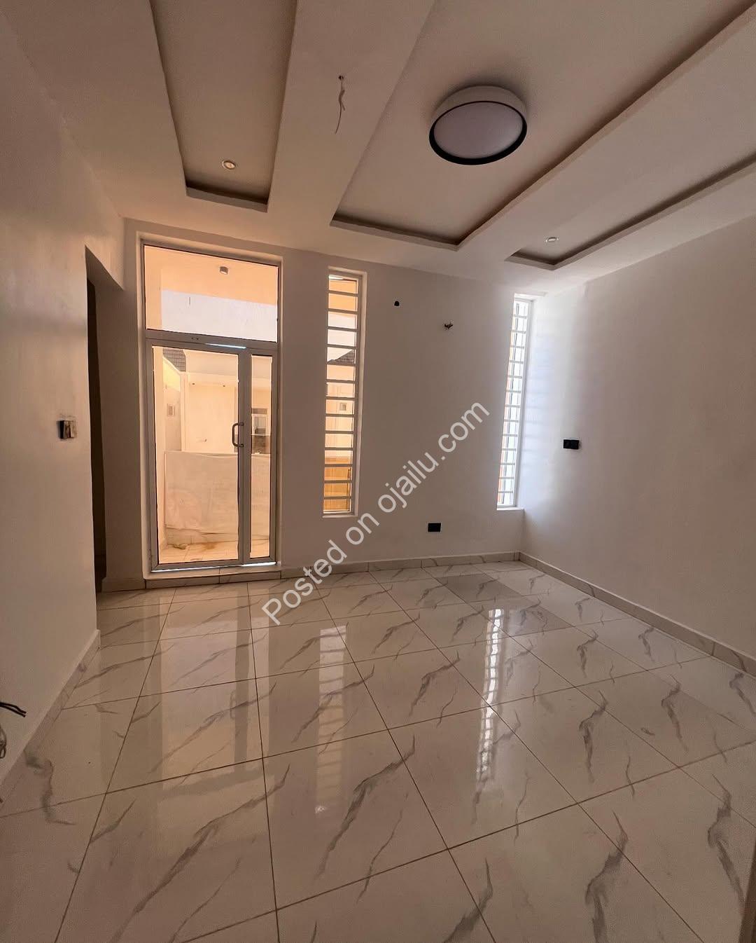 4-Bed Ikota Haven: En-Suite Luxury & Modern Comforts Await