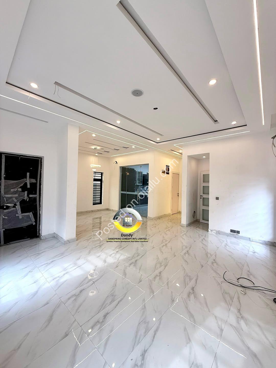 Elegant 4-Bedroom Duplex with BQ in Prime Chevron