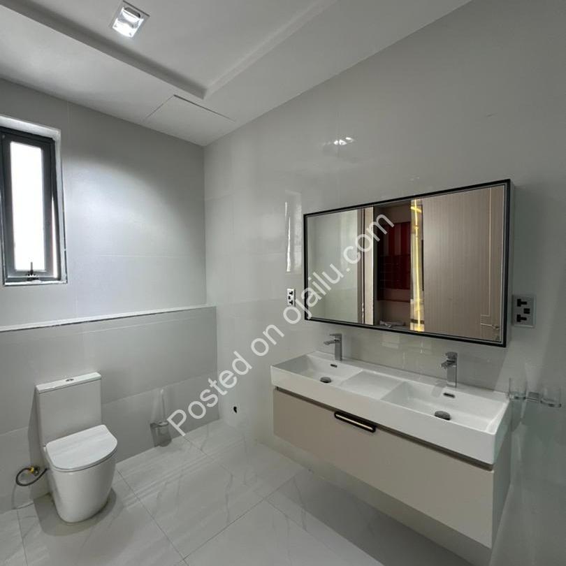 Exquisite 5-Bedroom Dulex with Pool in Prime Lekki