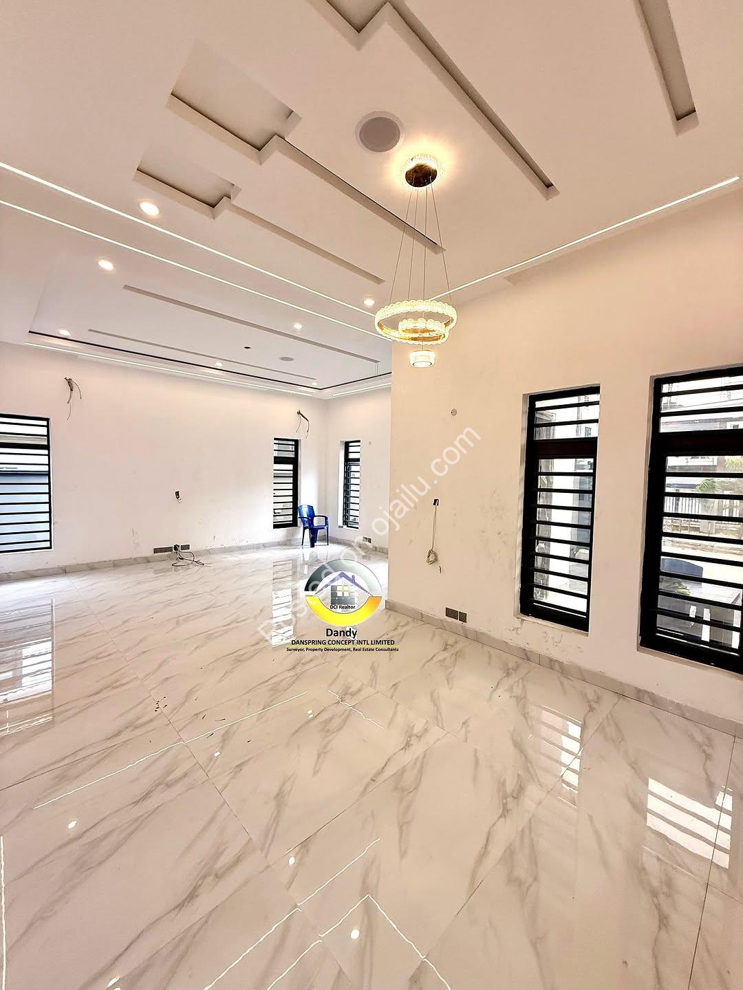 Elegant 4-Bedroom Duplex with BQ in Prime Chevron