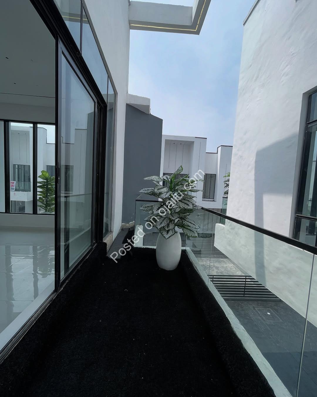 5-Bedroom Haven in Chevron: Luxury Living Awaits