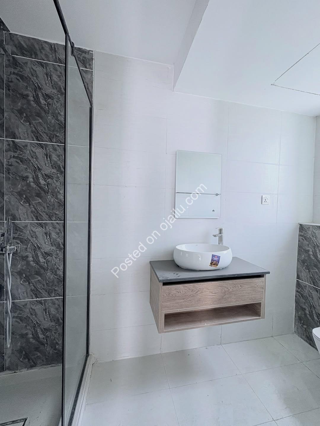 Elevator-Equipped 2BR in Secure Ikate Estate