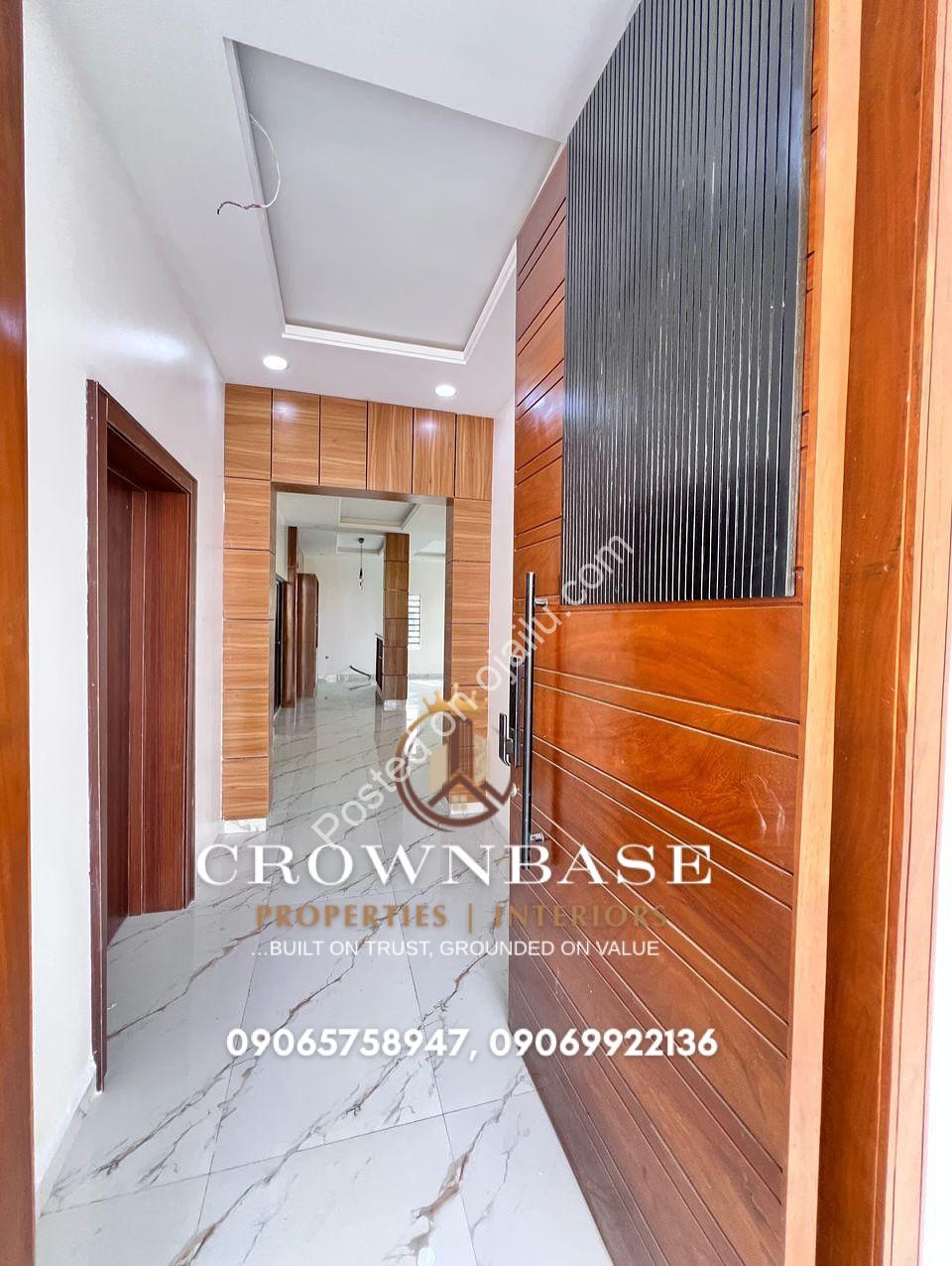 Elegant 5-Bed Duplex with Pool & Cinema in Ajah
