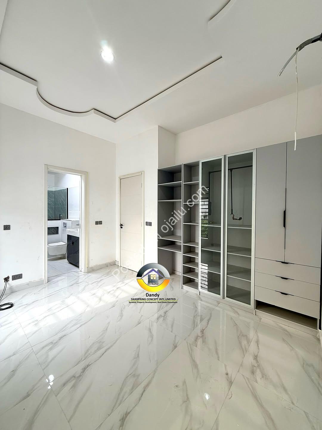 Elegant 4-Bedroom Duplex with BQ in Prime Chevron