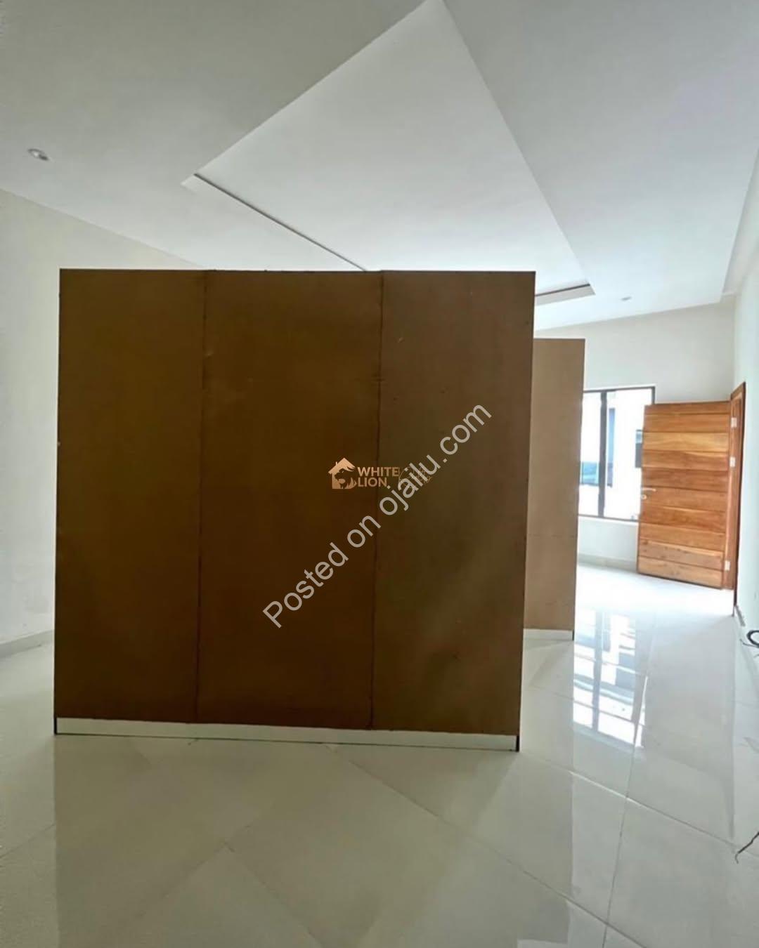 Lekki’s Finest: 4-Bed Terrace Duplex with Jacuzzi & CCTV