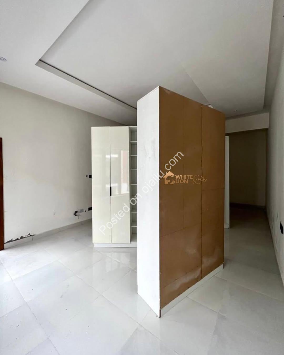 Lekki’s Finest: 4-Bed Terrace Duplex with Jacuzzi & CCTV