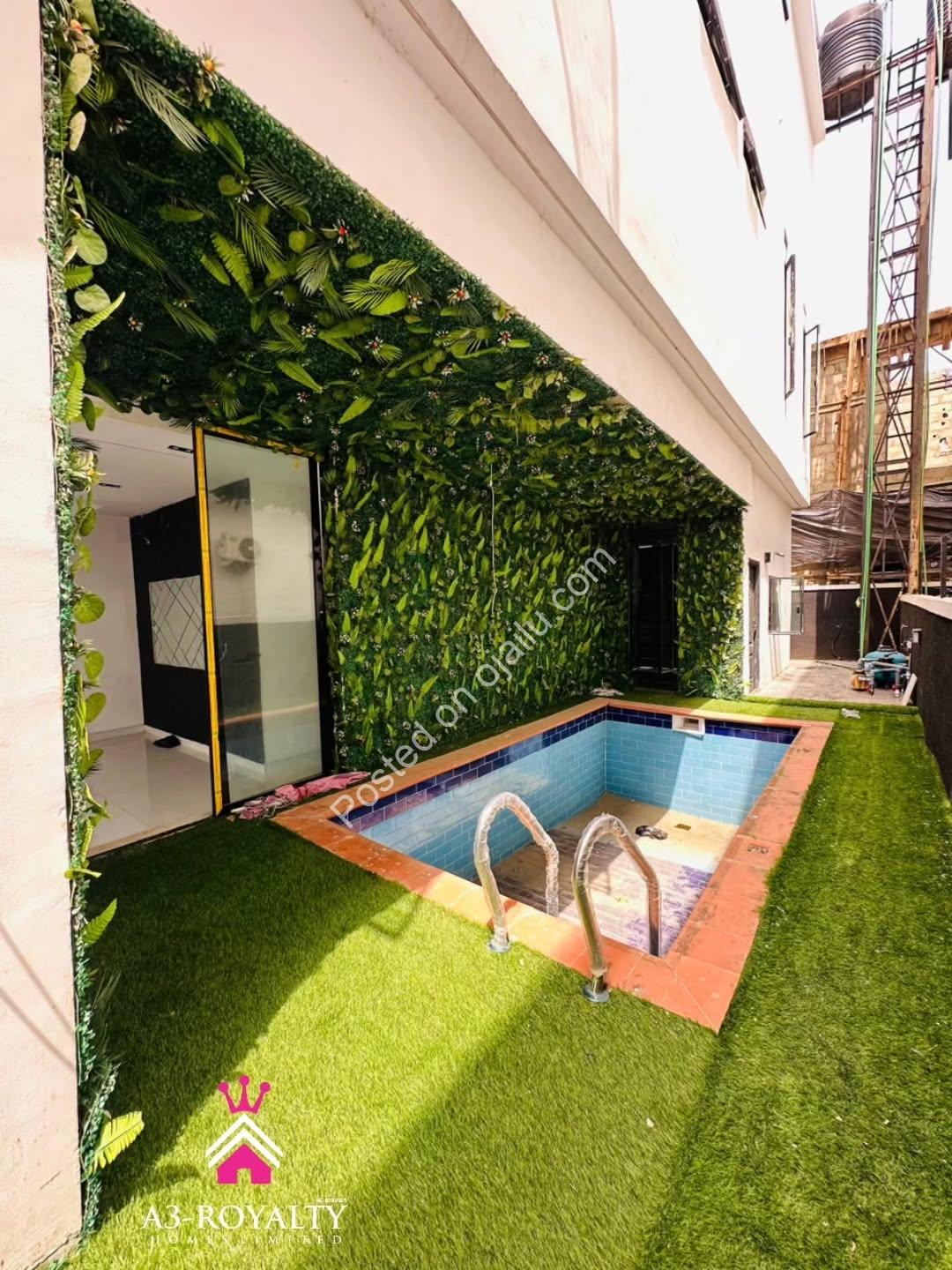 Luxury 5-Bed Duplex with Pool & Gym in Lekki